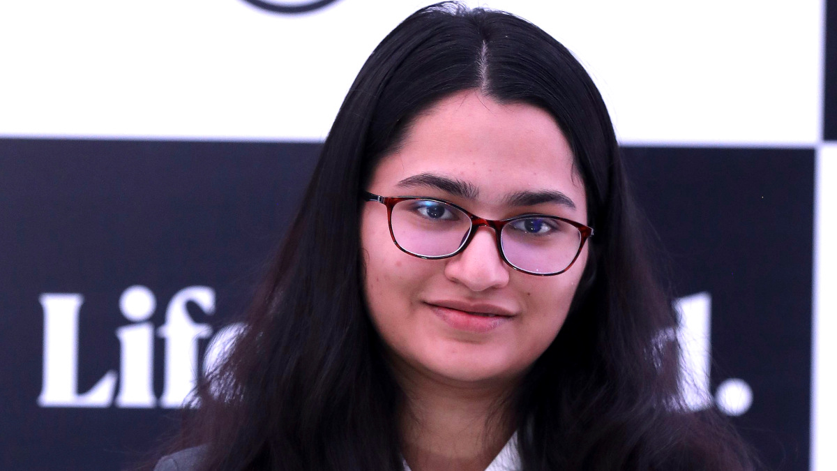 Vantika stuns ex-world champion in Round 2 of FIDE Women's World Cup; Humpy, Vaishali and Divya also win Vantika stuns ex-world champion in Round 2 of FIDE Women's World Cup; Humpy, Vaishali and Divya also win