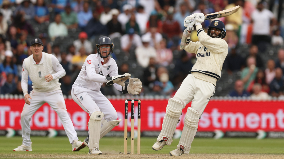 Steely determination of Indian batting lineup runs England ragged at Old Trafford, keeps Test series alive Steely determination of Indian batting lineup runs England ragged at Old Trafford, keeps Test series alive