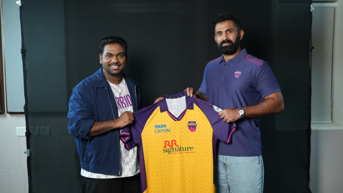 Abhishek Nayar was presented with a special jersey by comedian Zakir Khan upon joining UP Warriorz as their head coach. Image credit: UP Warriorz Abhishek Nayar was presented with a special jersey by comedian Zakir Khan upon joining UP Warriorz as their head coach. Image credit: UP Warriorz
