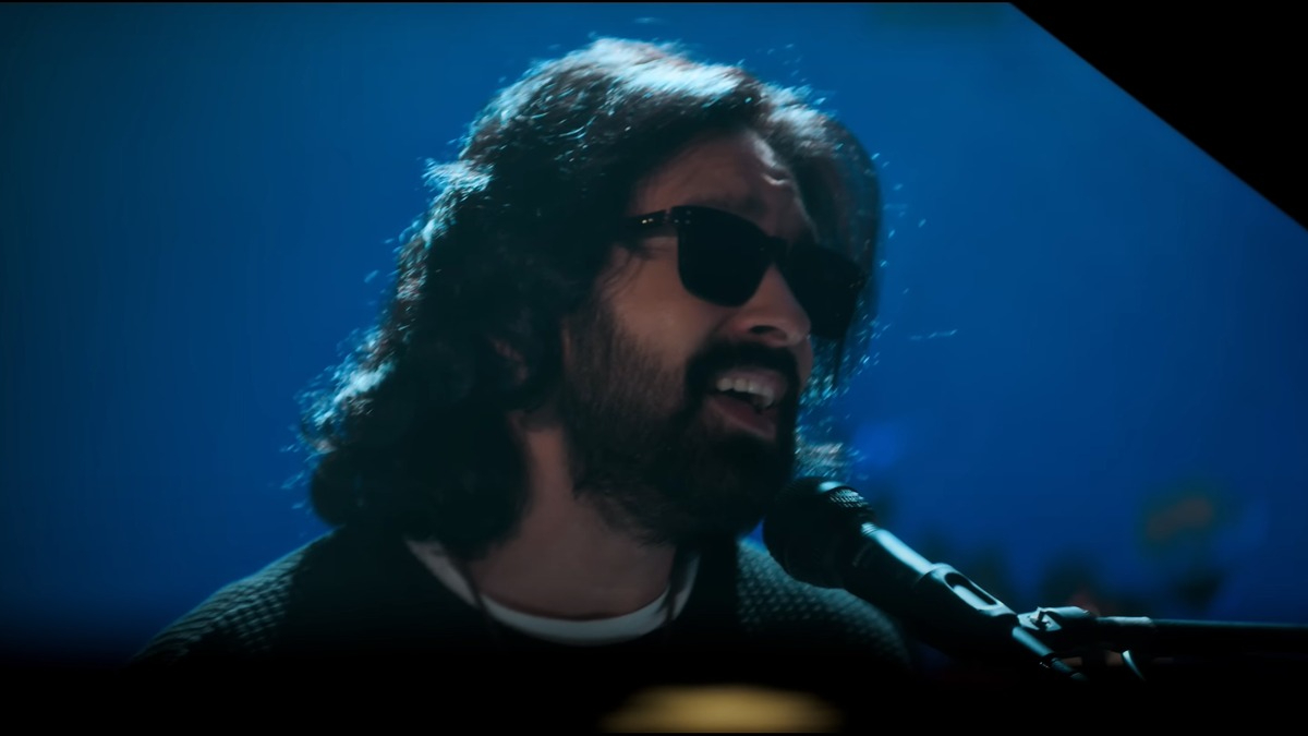 EXCLUSIVE! Vikrant Massey on ‘Aankhon Ki Gustaakhiyan’ & Work-Life Balance: ‘I aspire to work for eight-hours a day, but I must reduce my fee’ | WATCH EXCLUSIVE! Vikrant Massey on ‘Aankhon Ki Gustaakhiyan’ & Work-Life Balance: ‘I aspire to work for eight-hours a day, but I must reduce my fee’ | WATCH