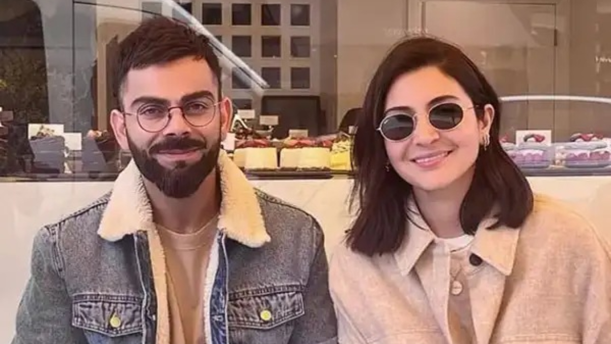 Virat Kohli unhappy as fan captures him and Anushka Sharma in London, Watch viral video Virat Kohli unhappy as fan captures him and Anushka Sharma in London, Watch viral video