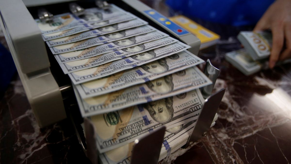 War lifts dollar to monthly highs; yen steadies on intervention threat. Representational image/Reuters War lifts dollar to monthly highs; yen steadies on intervention threat. Representational image/Reuters