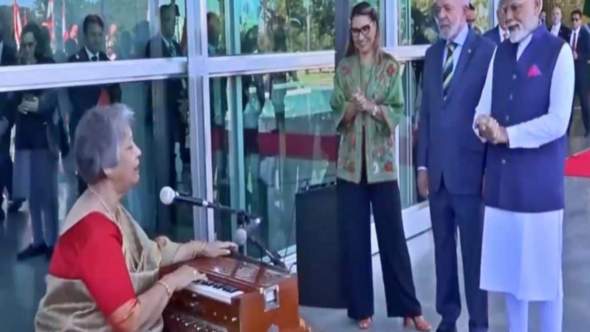 Watch | PM Modi gets a 'Ram Bhajan' welcome in Brazil before official talks