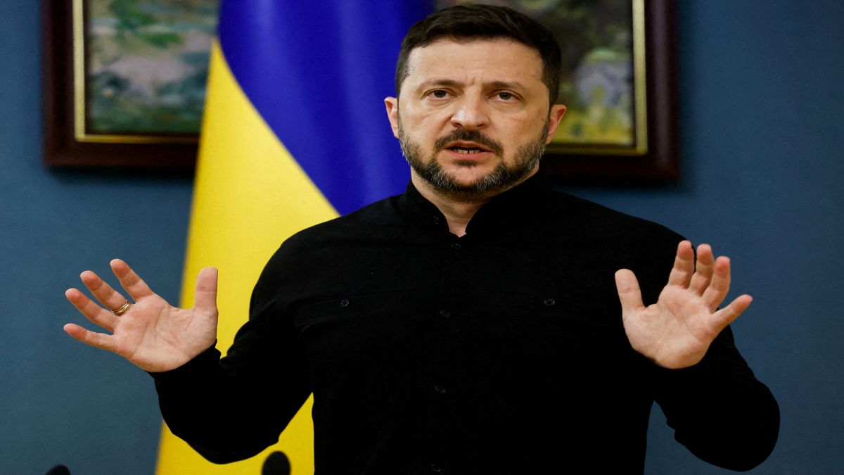 23 killed in Russian airstrike as Zelenskyy condemns 'brutally savage' attack on civilians 23 killed in Russian airstrike as Zelenskyy condemns 'brutally savage' attack on civilians