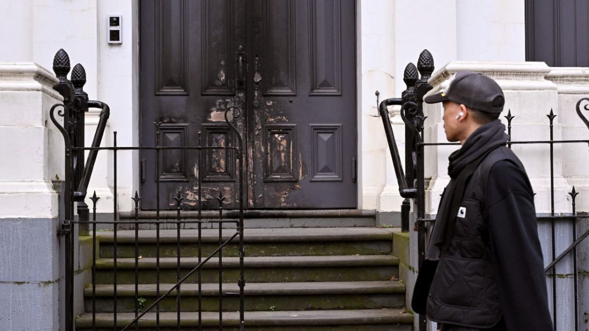 A man walks past the burnt front entrance of the East Melbourne Synagogue in Melbourne on July 6, 2025. Source: AFP A man walks past the burnt front entrance of the East Melbourne Synagogue in Melbourne on July 6, 2025. Source: AFP