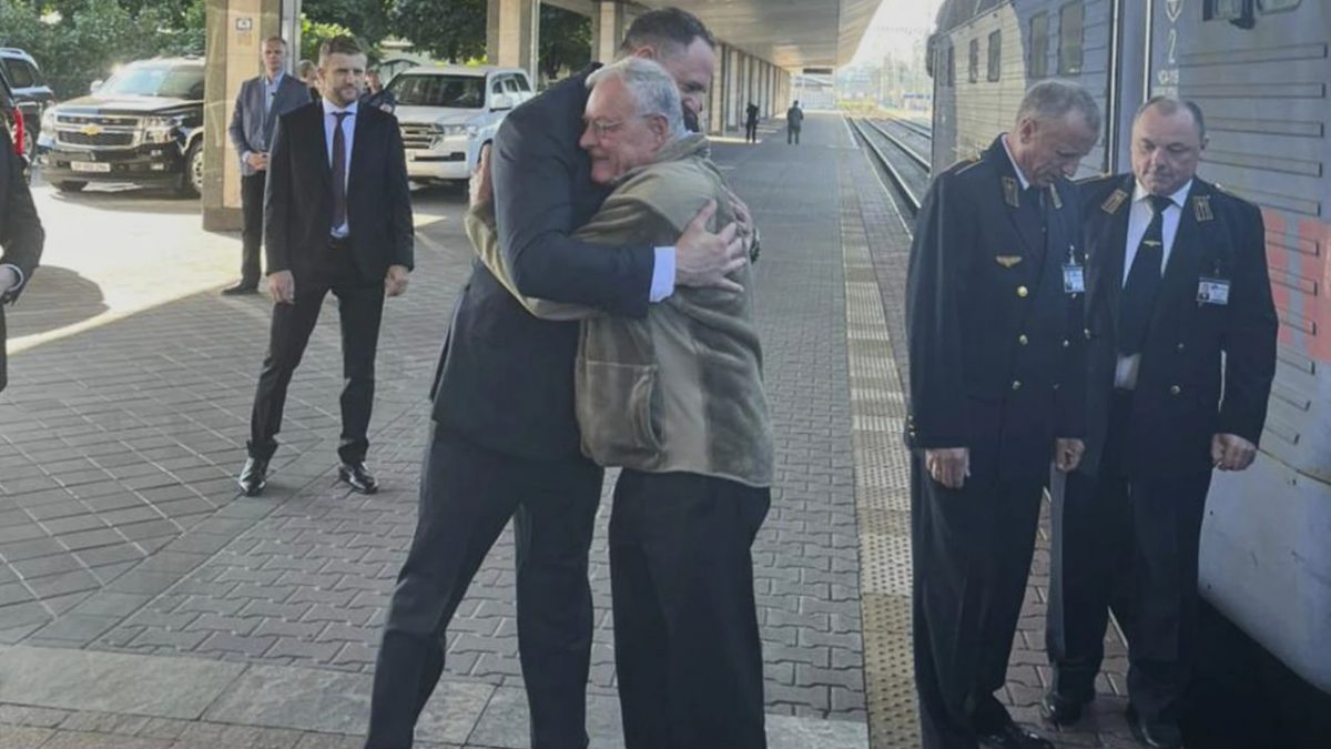 In this photo provided by the Ukrainian Presidential Press Office, Andriy Yermak, the head of Ukraine’s Presidential Office, left, meets with United States Special Envoy for Ukraine and Russia, Joseph Keith Kellogg, at a train station in Kyiv, Ukraine, Monday, July 14, 2025. Source: AP In this photo provided by the Ukrainian Presidential Press Office, Andriy Yermak, the head of Ukraine’s Presidential Office, left, meets with United States Special Envoy for Ukraine and Russia, Joseph Keith Kellogg, at a train station in Kyiv, Ukraine, Monday, July 14, 2025. Source: AP