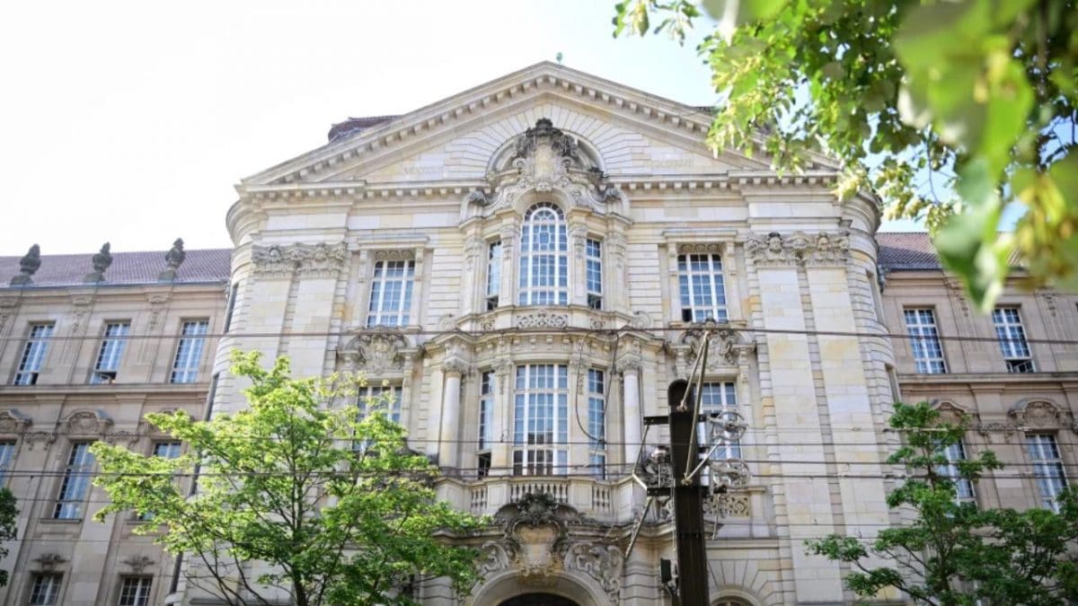 German doctor who ‘killed his patients, set their homes on fire’ goes on trial for 15 murders