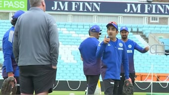 Gautam Gambhir arguing with The Oval's chief curator. Image: ESPNcricinfo