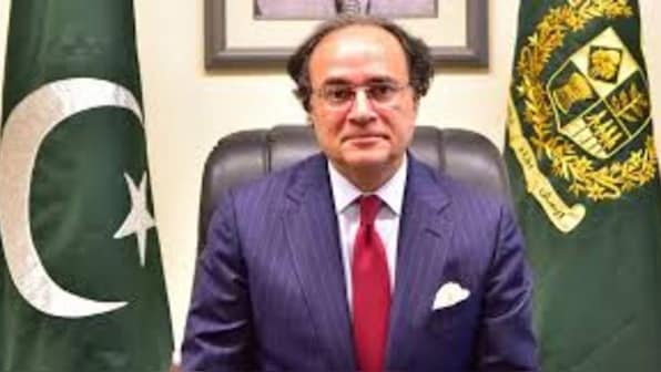 Pakistan racing against time for a trade deal, minister rushes to US for ‘final’ talks