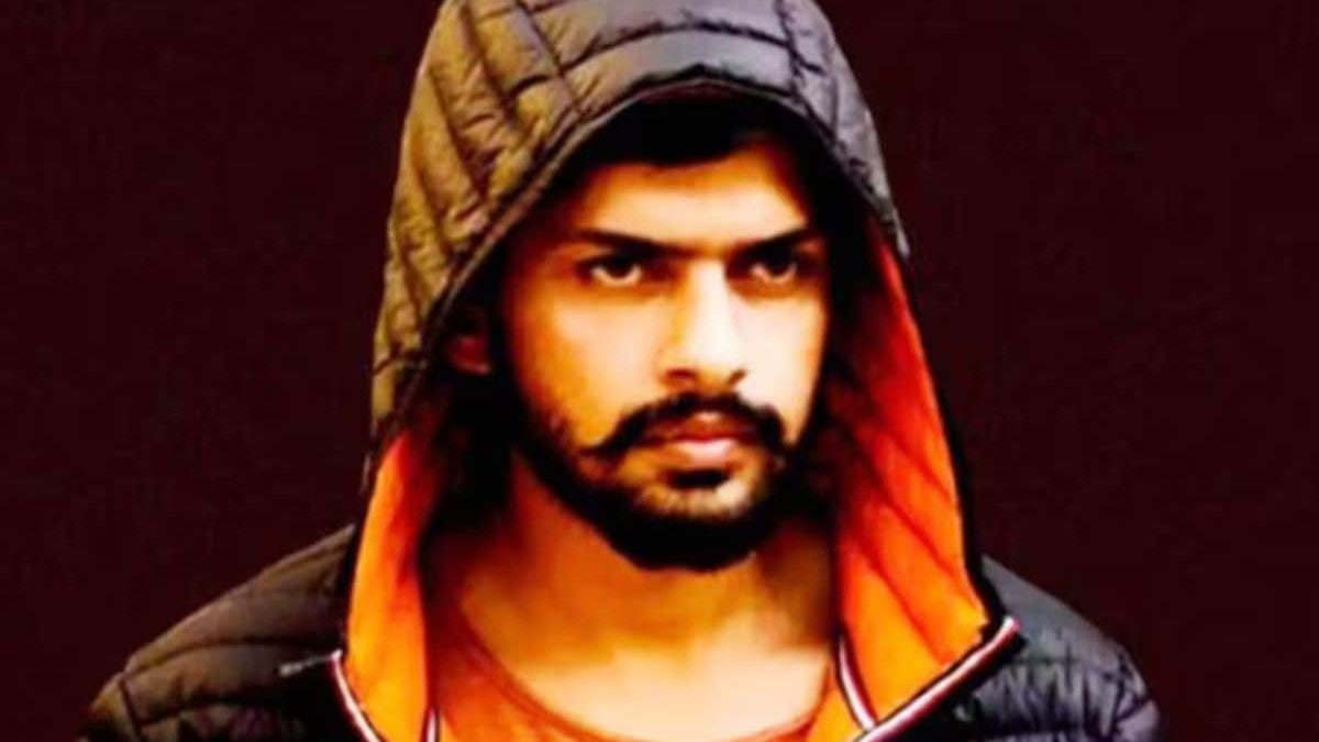 Lawrence Bishnoi was born in 1993 in Punjab. He hailed from a wealthy agricultural family that owned over 100 acres of land in Punjab’s Duttaranwali village. Lawrence Bishnoi was born in 1993 in Punjab. He hailed from a wealthy agricultural family that owned over 100 acres of land in Punjab’s Duttaranwali village.