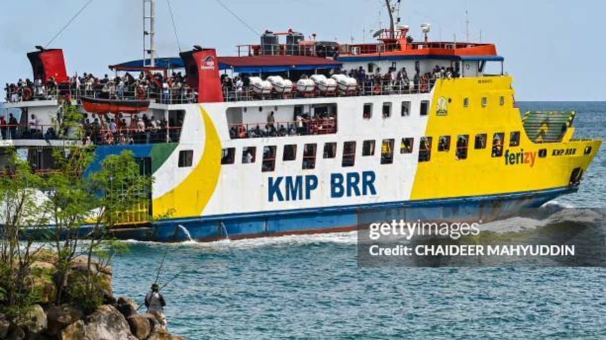 Boat carrying 65 sinks near Bali, 43 missing; rescue operation on
