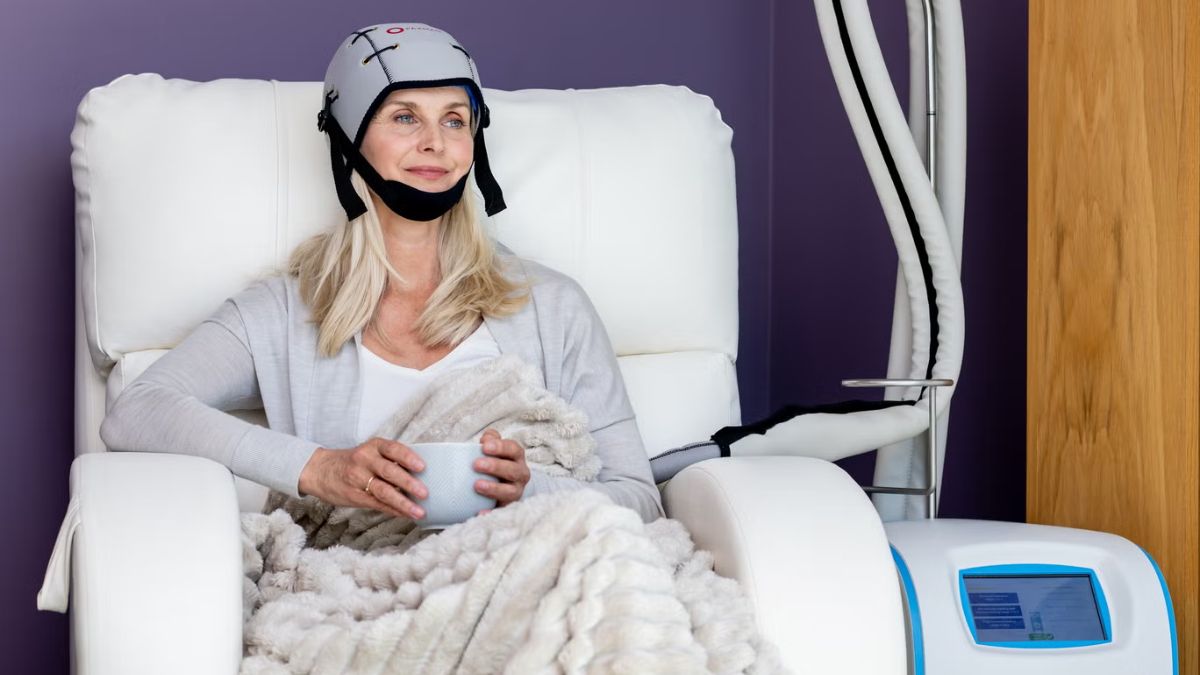 Developed by researchers at Sheffield Hallam University, the new method builds on existing scalp cooling technology by adding a topical antioxidant lotion to the mix. Image courtesy: Paxman Scalp Cooling Developed by researchers at Sheffield Hallam University, the new method builds on existing scalp cooling technology by adding a topical antioxidant lotion to the mix. Image courtesy: Paxman Scalp Cooling