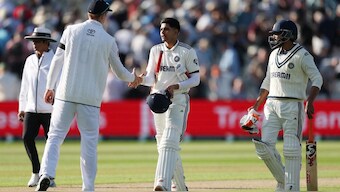 Shubman Gill and Ravindra Jadeja put on an unbeaten 99-run stand to finish strong on Day 1. Image: Reuters