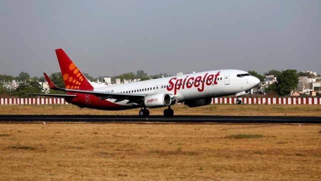 SpiceJet flight's window frame comes loose mid-air. How risky is that? –  Firstpost