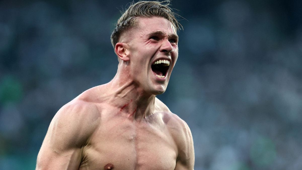 Sporting striker Viktor Gyokeres chooses Arsenal over Man United in £55m transfer deal Sporting striker Viktor Gyokeres chooses Arsenal over Man United in £55m transfer deal