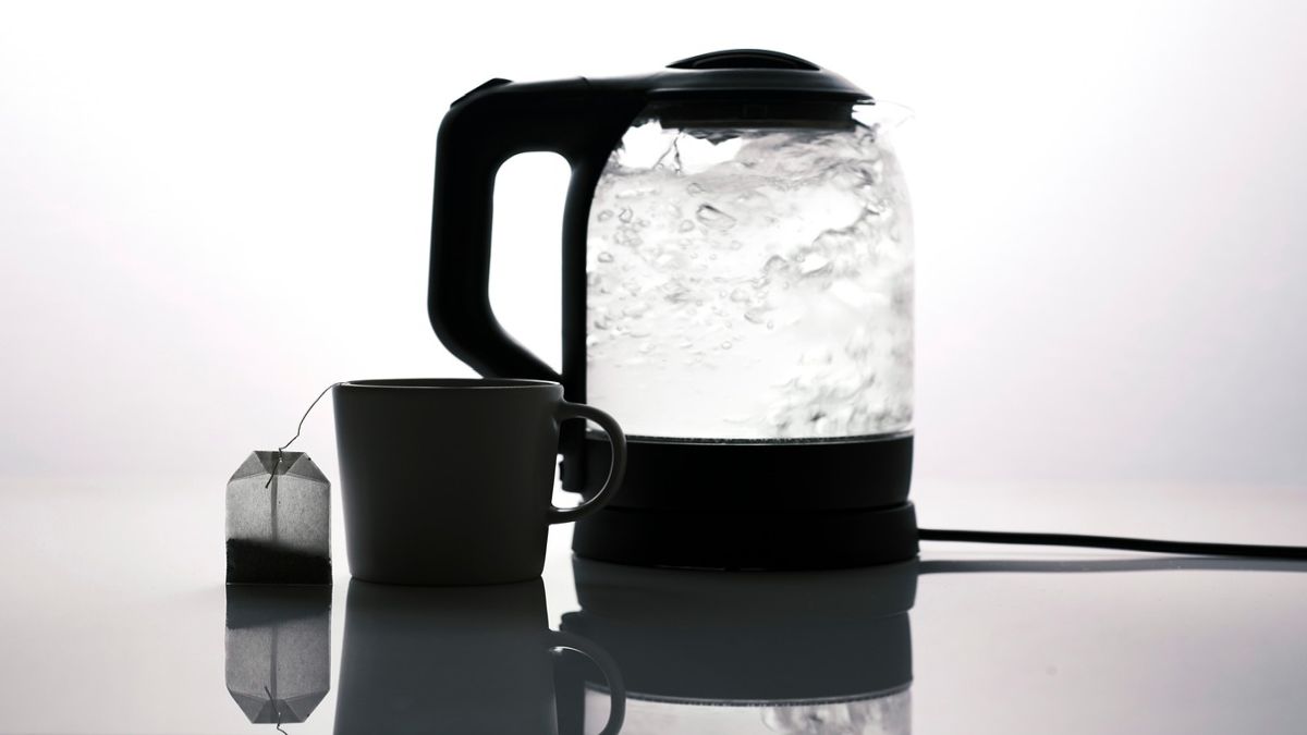 Drink Responsibly: Is it safe to boil water more than once? Drink Responsibly: Is it safe to boil water more than once?