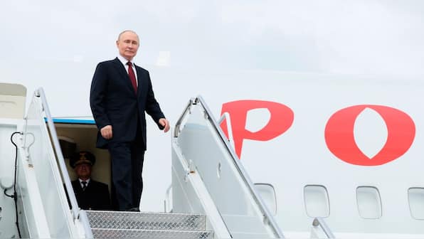 Putin was forced to pay Rs 2.2 crore in cash to refuel jets in Alaska. Here’s why