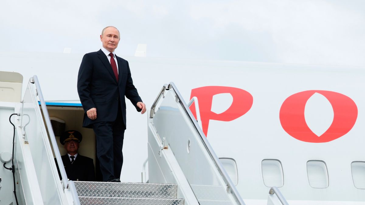 The Russian delegation had to pay for refuelling their jets in cash. AP/File Photo
The Russian delegation had to pay for refuelling their jets in cash. AP/File Photo