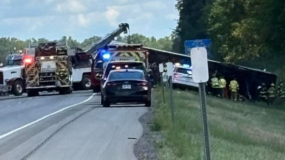 5 dead, dozens hurt as tour bus crashes on New York interstate highway 5 dead, dozens hurt as tour bus crashes on New York interstate highway