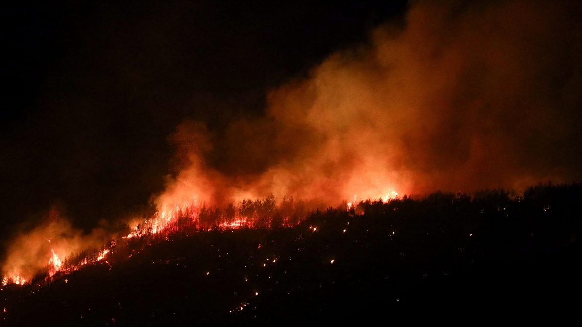 Over 250 evacuated as massive forest fire engulfs Gallipoli peninsula, Turkey