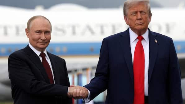 Trump says Ukraine deal ‘close’ as Putin seeks Donbas, Crimea recognition and Nato block