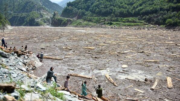 Pakistan flood tragedy: Rescuers race against time as death toll climbs past 340