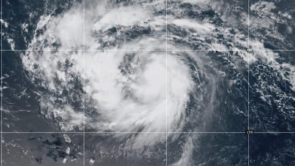Category 3 Hurricane Erin roars through Caribbean, forecast to intensify further