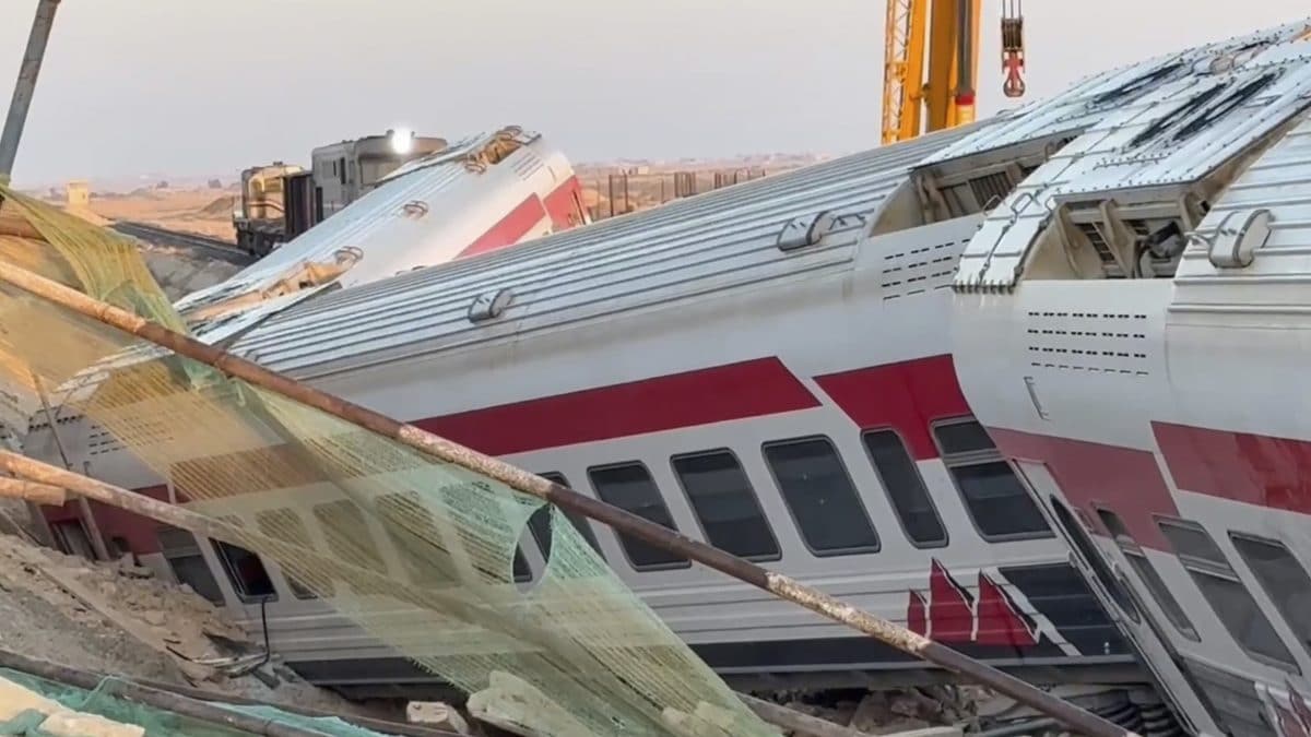 Cairo-bound train derails in Egypt, 3 dead and nearly 100 injured