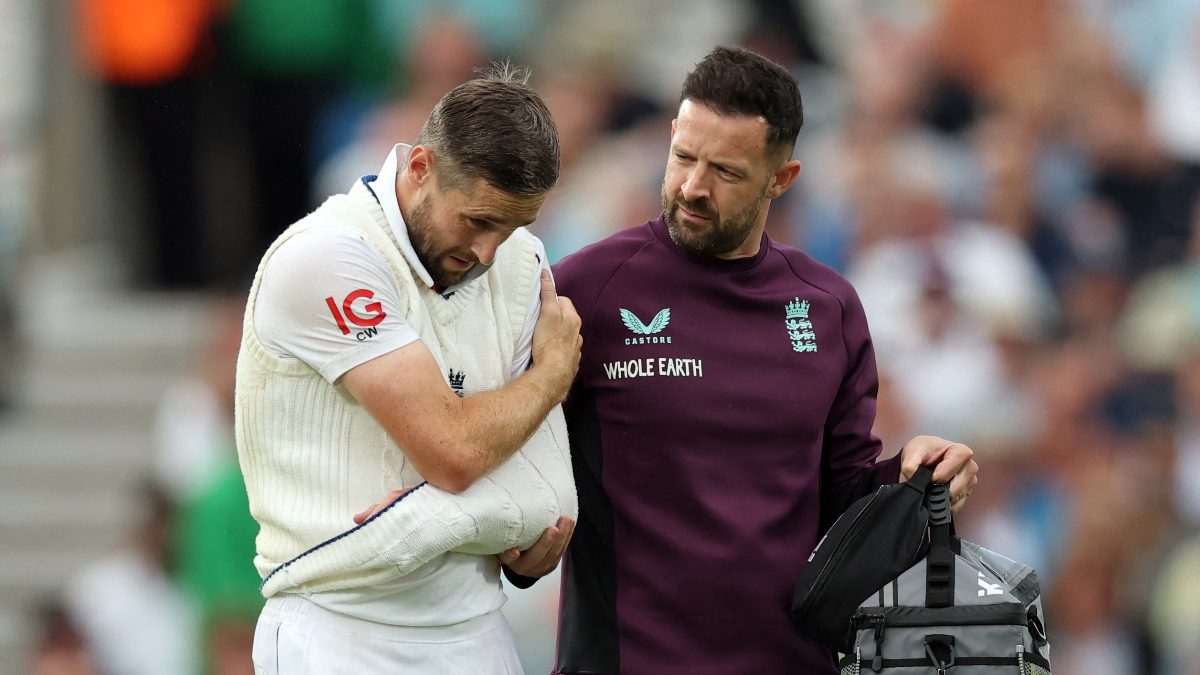 Chris Woakes injured his left shoulder while fielding on Day 1 of the final match at the Oval. Image: Reuters
Chris Woakes injured his left shoulder while fielding on Day 1 of the final match at the Oval. Image: Reuters