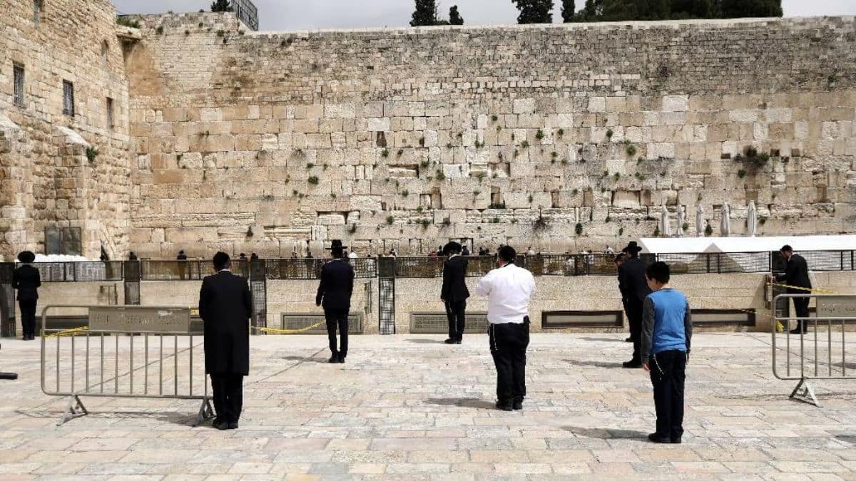 Western Wall Vandalized with Anti-War Message; Suspect Arrested