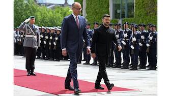 German Chancellor Friedrich Merz walks with Ukrainian President Volodymyr Zelenskyy at the Chancellery in Berlin, Germany, May 28, 2025. (Photo: Annegret Hilse/Reuters)