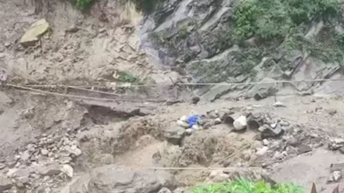 The damaged bridge in Jammu and Kashmir's Kishtwar's Chositi area from cloudburst-triggered flash flood. (Photo: CNN-News 18) The damaged bridge in Jammu and Kashmir's Kishtwar's Chositi area from cloudburst-triggered flash flood. (Photo: CNN-News 18)