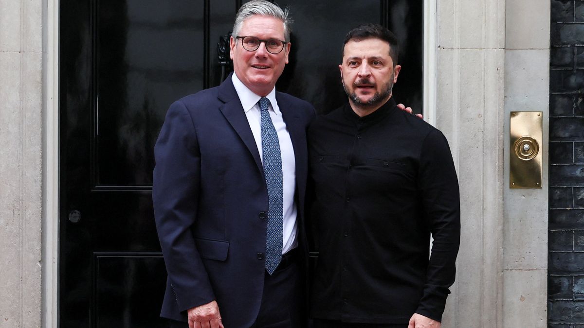 British Prime Minister Sir Keir Starmer welcomes Ukrainian President Volodymyr Zelenskyy to 10 Downing Street, in London, Britain, on August 14, 2025. Reuters File British Prime Minister Sir Keir Starmer welcomes Ukrainian President Volodymyr Zelenskyy to 10 Downing Street, in London, Britain, on August 14, 2025. Reuters File