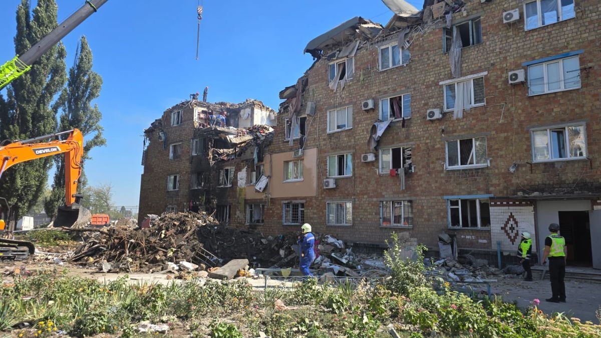 Russian strikes hit Ukraine’s cabinet building in Kyiv, Ukraine attacks Druzhba oil pipeline