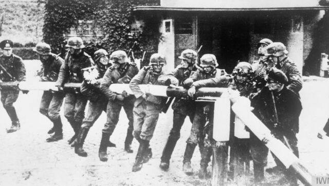 German troops breaking the border barrier in the Polish town of Sopot (Zoppot) on the morning of 1 September 1939. Wikimedia Commons