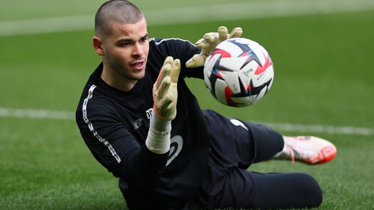 PSG sign Lucas Chevalier from Lille for huge sum, Donnarumma's future in doubt PSG sign Lucas Chevalier from Lille for huge sum, Donnarumma's future in doubt