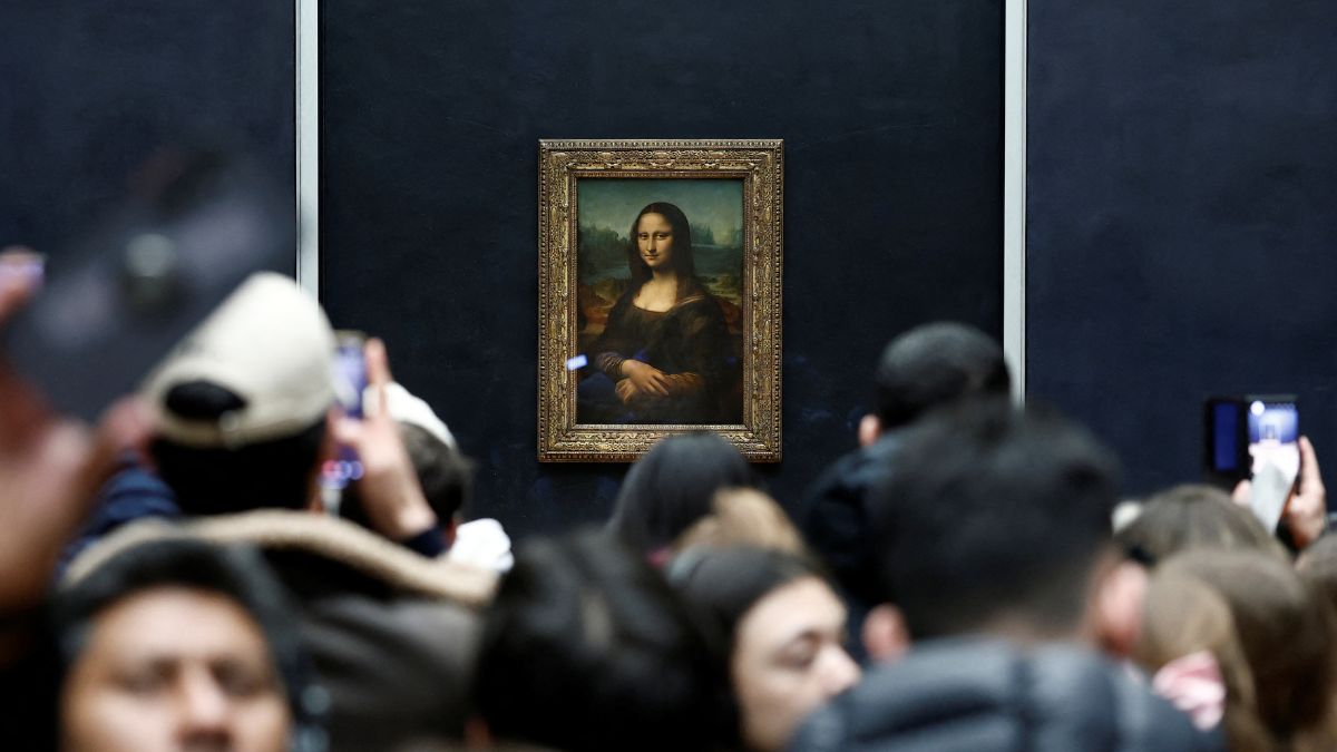 Visitors take pictures of the painting "Mona Lisa" (La Joconde) by Leonardo da Vinci at the Louvre Museum in Paris, France, January 29, 2025. File Image/Reuters Visitors take pictures of the painting "Mona Lisa" (La Joconde) by Leonardo da Vinci at the Louvre Museum in Paris, France, January 29, 2025. File Image/Reuters