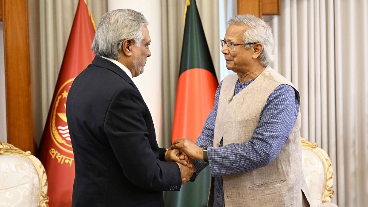 Bangladesh presses Pakistan for 1971 war crimes apology, asset settlement during Dar’s visit