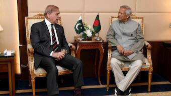Bangladesh Chief Adviser Professor Muhammad Yunus (R) holds a bilateral meeting with Pakistan Prime Minister Shehbaz Sharif on the sidelines of the D-8 summit in Cairo, Egypt on December 19, 2024. Image/X-ChiefAdviserGoB