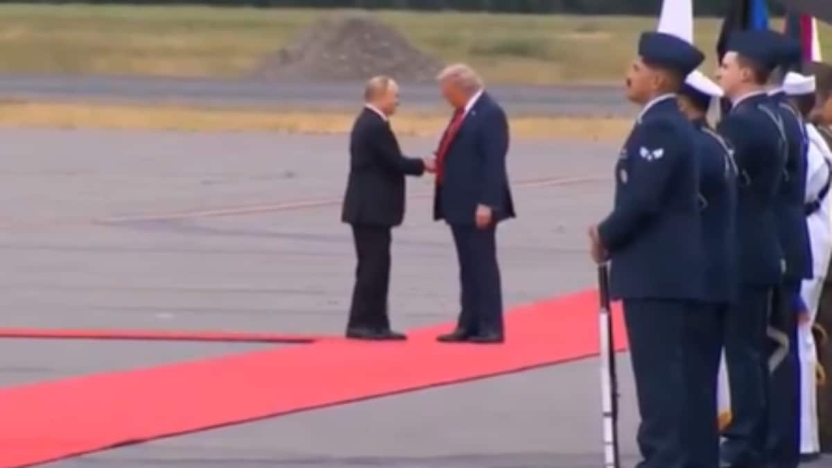 WATCH: Trump, Putin exchange greetings in Anchorage, share rare private ride ahead of talks