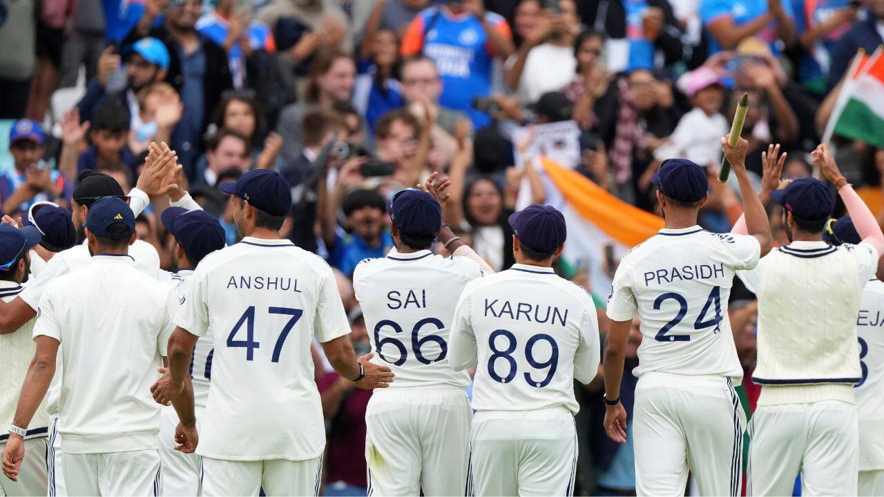 Team India celebrates Oval Test victory.