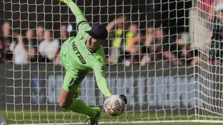 Henderson the hero as Crystal Palace beats Liverpool in penalty shootout to win the Community Shield Henderson the hero as Crystal Palace beats Liverpool in penalty shootout to win the Community Shield