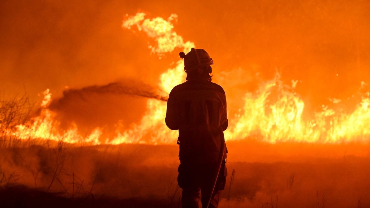 At least 3 die as wildfires sweep across southern Europe; red heat alert in Italy, Spain & France