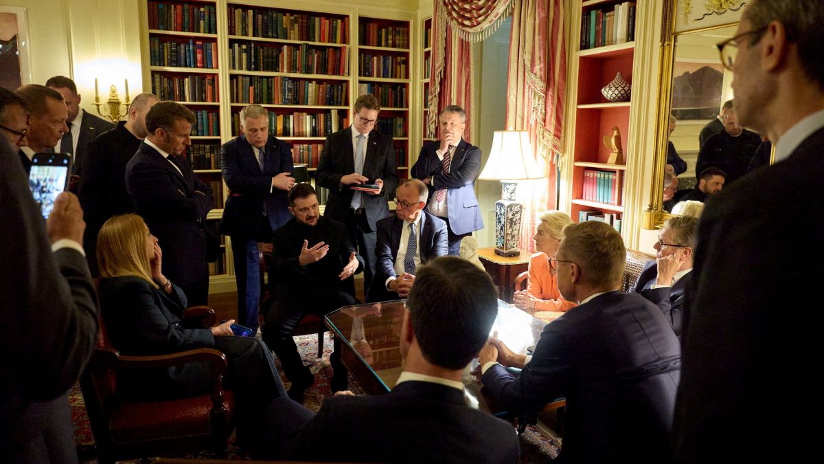 Ukrainian President Volodymyr Zelenskyy speaks with French President Emmanuel Macron, German Chancellor Friedrich Merz, Britain's Prime Minister Keir Starmer, European Commission's President Ursula von der Leyen, Italian Prime Minister Georgia Meloni, Finland's President Alexander Stubb and NATO's Secretary General Mark Rutte, at the White House Library, in Washington, DC, US, August 18, 2025. Image/Ukrainian Presidential Press Service Ukrainian President Volodymyr Zelenskyy speaks with French President Emmanuel Macron, German Chancellor Friedrich Merz, Britain's Prime Minister Keir Starmer, European Commission's President Ursula von der Leyen, Italian Prime Minister Georgia Meloni, Finland's President Alexander Stubb and NATO's Secretary General Mark Rutte, at the White House Library, in Washington, DC, US, August 18, 2025. Image/Ukrainian Presidential Press Service