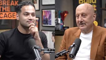 Anupam Kher calls a podcaster 'fake' in viral video, netizens think it's Raj Shamani- Watch