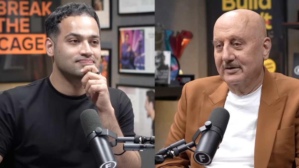Anupam Kher calls a podcaster 'fake' in viral video, netizens think it's Raj Shamani- Watch Anupam Kher calls a podcaster 'fake' in viral video, netizens think it's Raj Shamani- Watch
