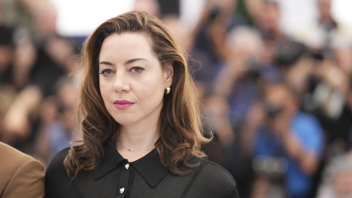 Aubrey Plaza emotional after Jeff Baena's death