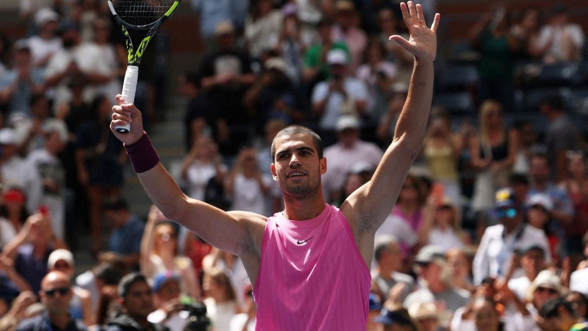 US Open 2025: Carlos Alcaraz shrugs off knee scare to crush Darderi and reach pre-quarterfinals US Open 2025: Carlos Alcaraz shrugs off knee scare to crush Darderi and reach pre-quarterfinals