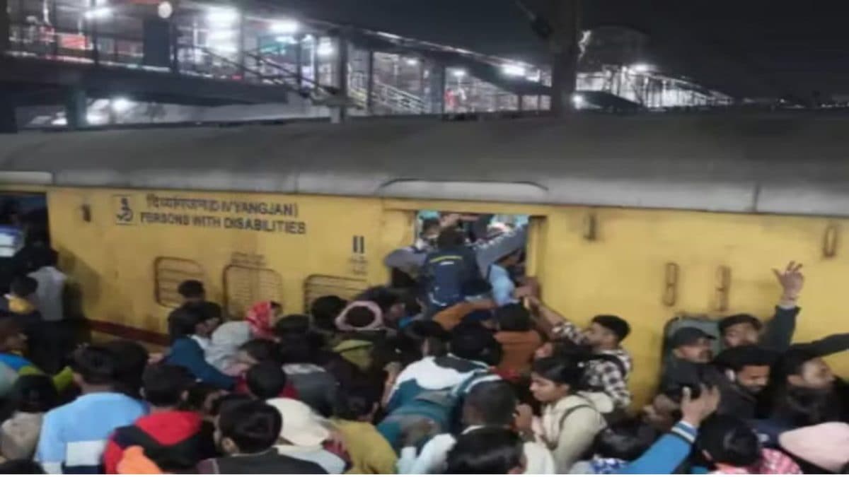 New Delhi railway station stampede was triggered by luggage dropped by passenger, minister tells Parl