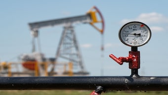 Bloomberg reports that India, on an average, has been buying Russian crude at about 1.7 million barrels a day so far this year. Representational image/Reuters